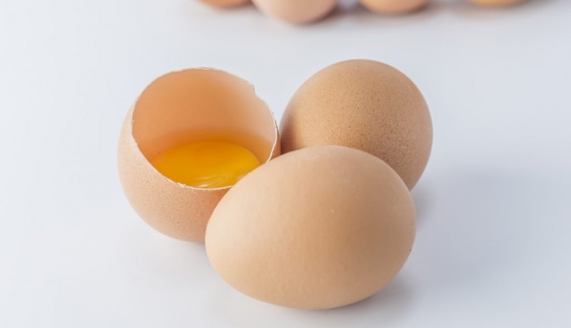 Como saber se ovo est podre? 5 truques caseiros para no errar