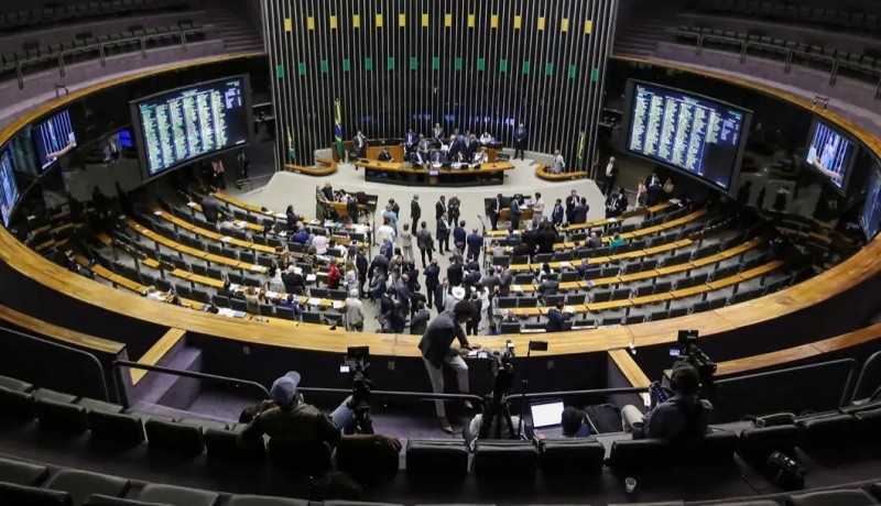 Cmara dos Deputados aprova projeto que dificulta aborto legal em crianas