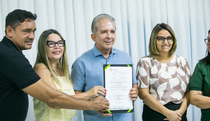 Prefeitura de Patos autoriza constru��o de quadra da ECIM CIEP III com recursos pr�prios