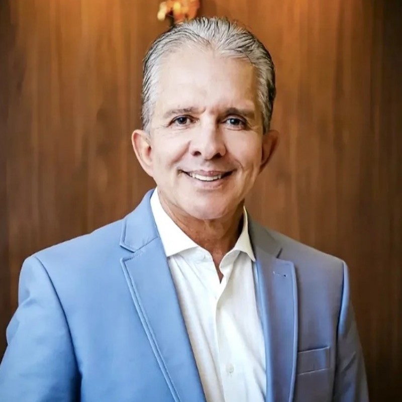 Em carta aberta, Nabor se despede dos secret�rios e auxiliares, pede desculpas por falhas e agradece a todos