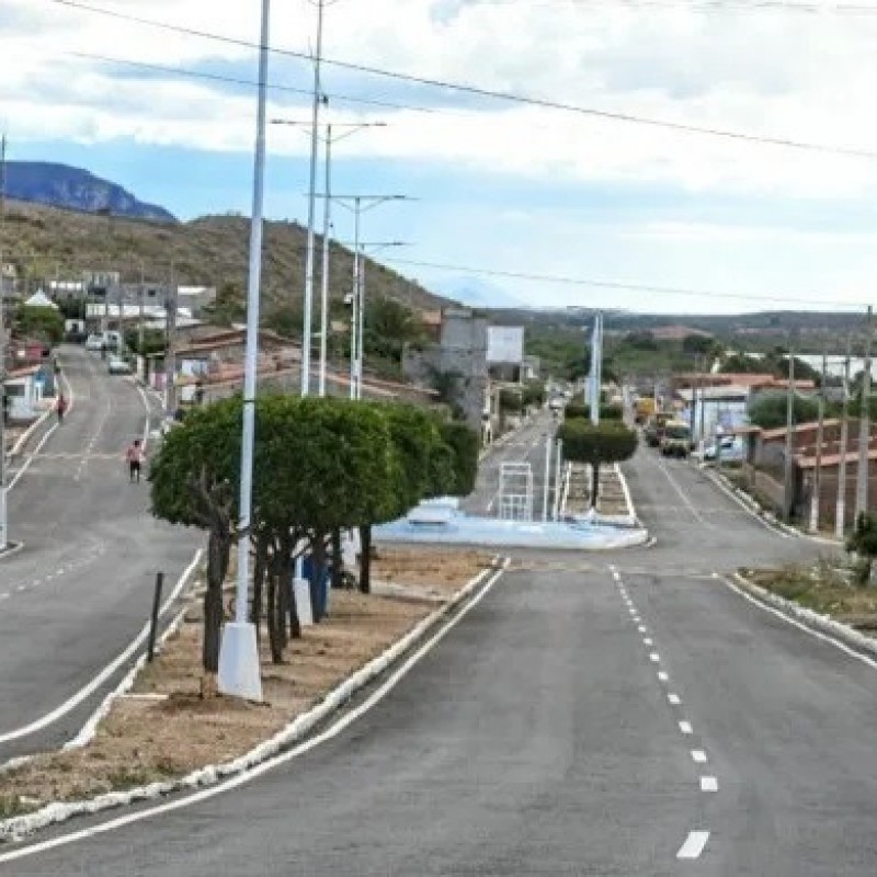 Prefeitura cancela shows pelos 32 anos de Areia de Bara�nas, mas mant�m celebra��o de Pe. Fabr�cio e Mar�lia 