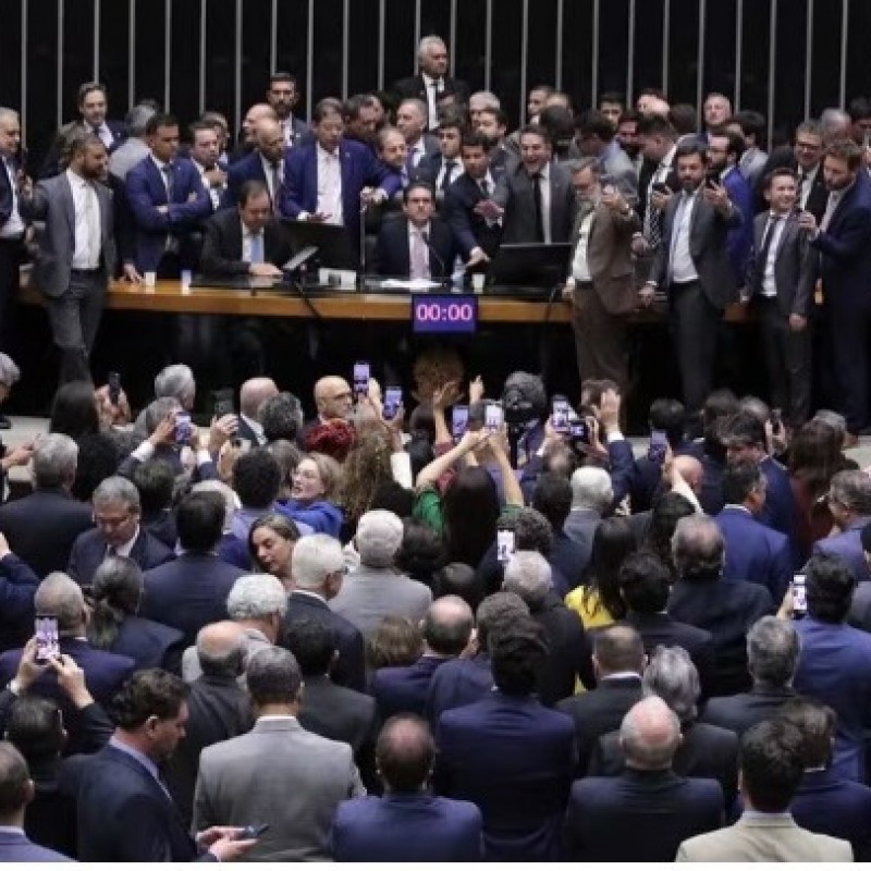 PEC da Blindagem: resistncia de parte do Centro e excesso de inovaes inviabilizaram votao