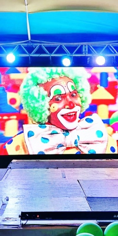 Festival Tikirim, em Patos, tem homenagem ao Palhao Pipokinha nos shows de Jr Misaki e Malukinho