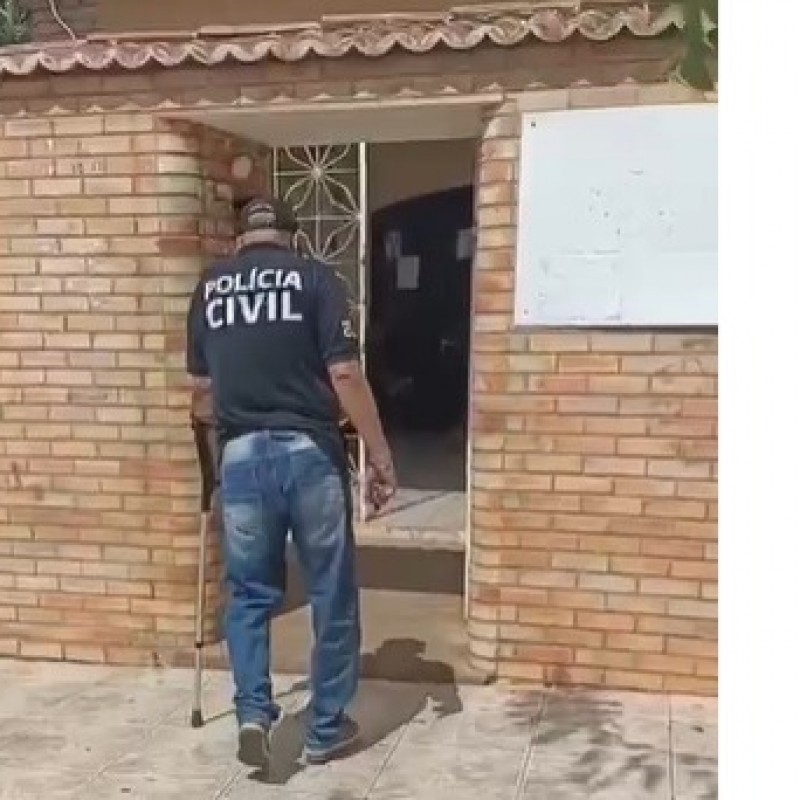 Flagrante de policial de muletas exp�e realidade das pol�cias da Para�ba que lutam por melhores sal�rios