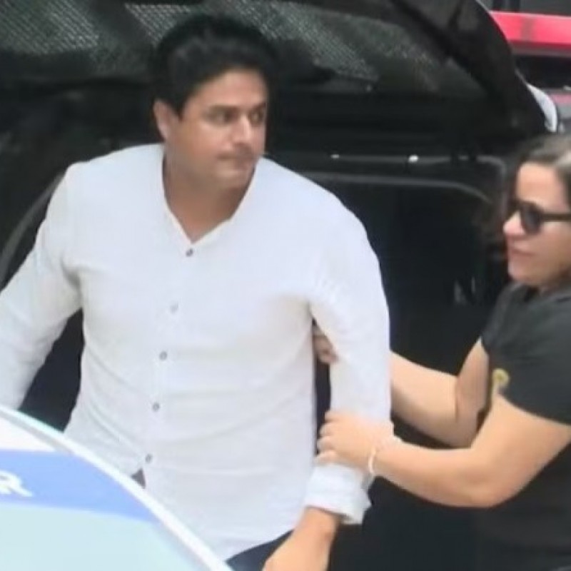 Cantor Jo�o Lima completa um m�s preso por agredir ex-esposa, e Justi�a vai julgar recurso por liberdade