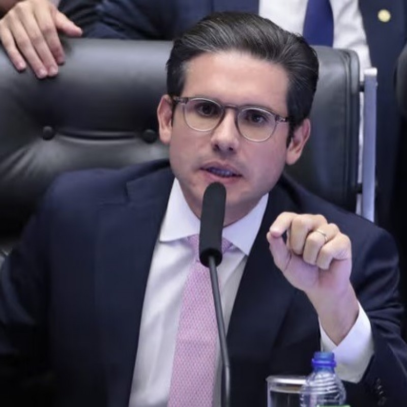 Hugo admite que vota��o da atualiza��o do MEI deve ficar para depois do recesso e defende incluir Simples