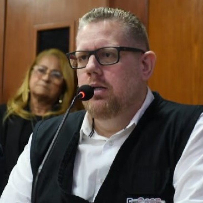 Secret�rio J�nior Pires e deputado Caio Roberto s�o alvos de opera��o da PF sobre negocia��o eleitoral com fac��o 
